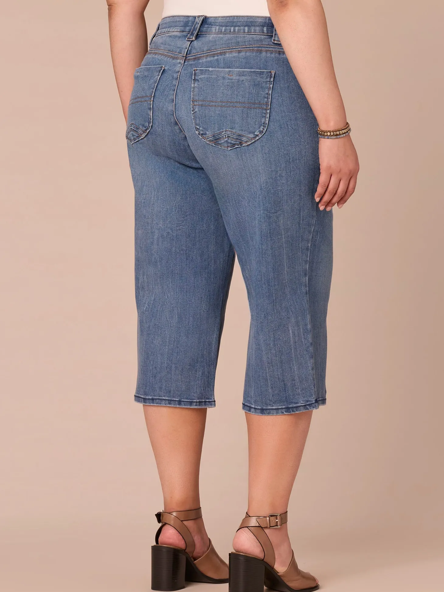 "Ab"solution® High Rise Hook and Bar Plus Size Relaxed Capri Jeans