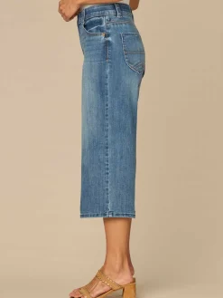"Ab"solution® High Rise Hook and Bar Relaxed Capri Jeans