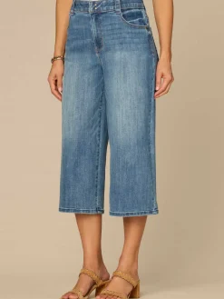 "Ab"solution® High Rise Hook and Bar Petite Relaxed Capri Jeans