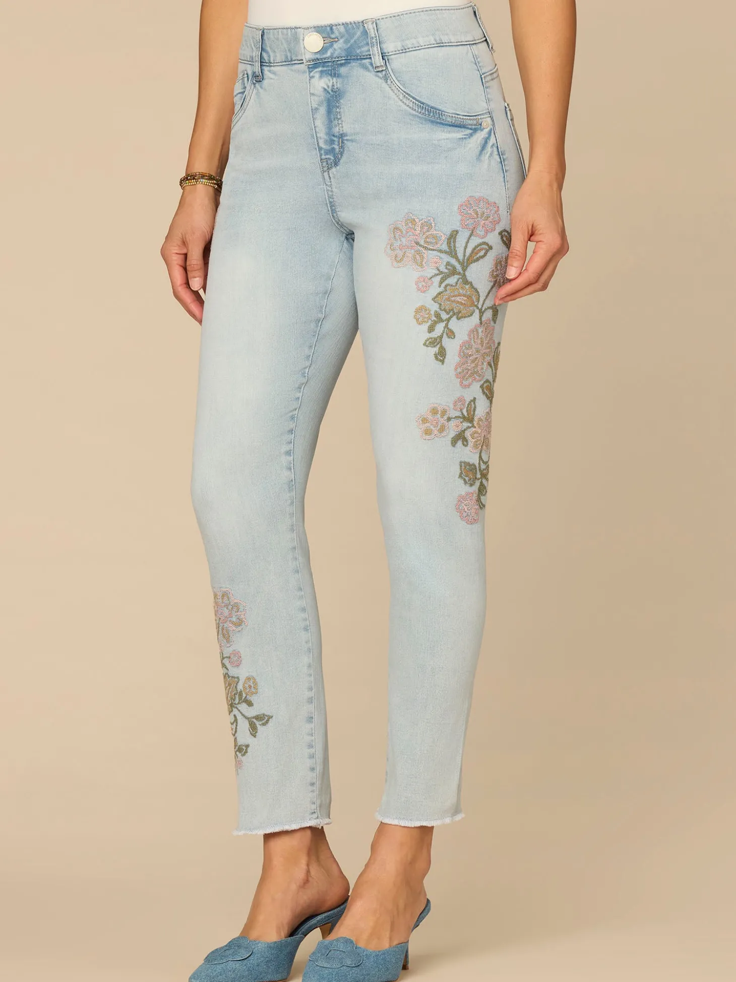 “Ab”solution® High Rise Seamless Embroidered Petite Ankle Skimmer Jean