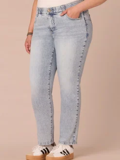 “Ab”solution® Mid-Rise Booty Lift Plus Size Straight Leg Jeans
