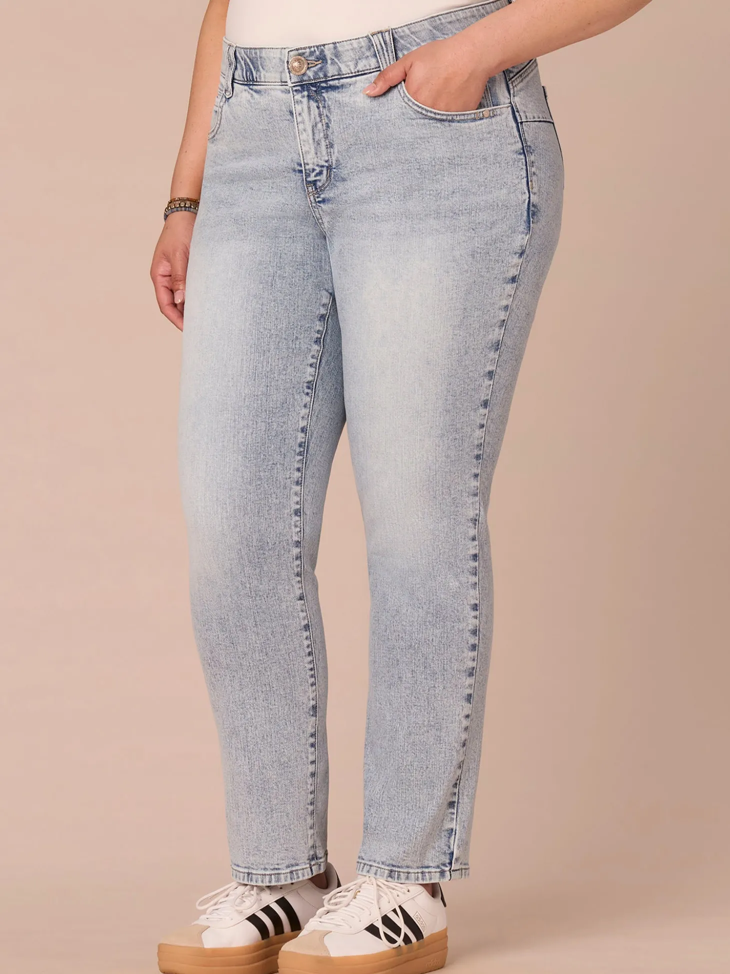 “Ab”solution® Mid-Rise Booty Lift Plus Size Straight Leg Jeans