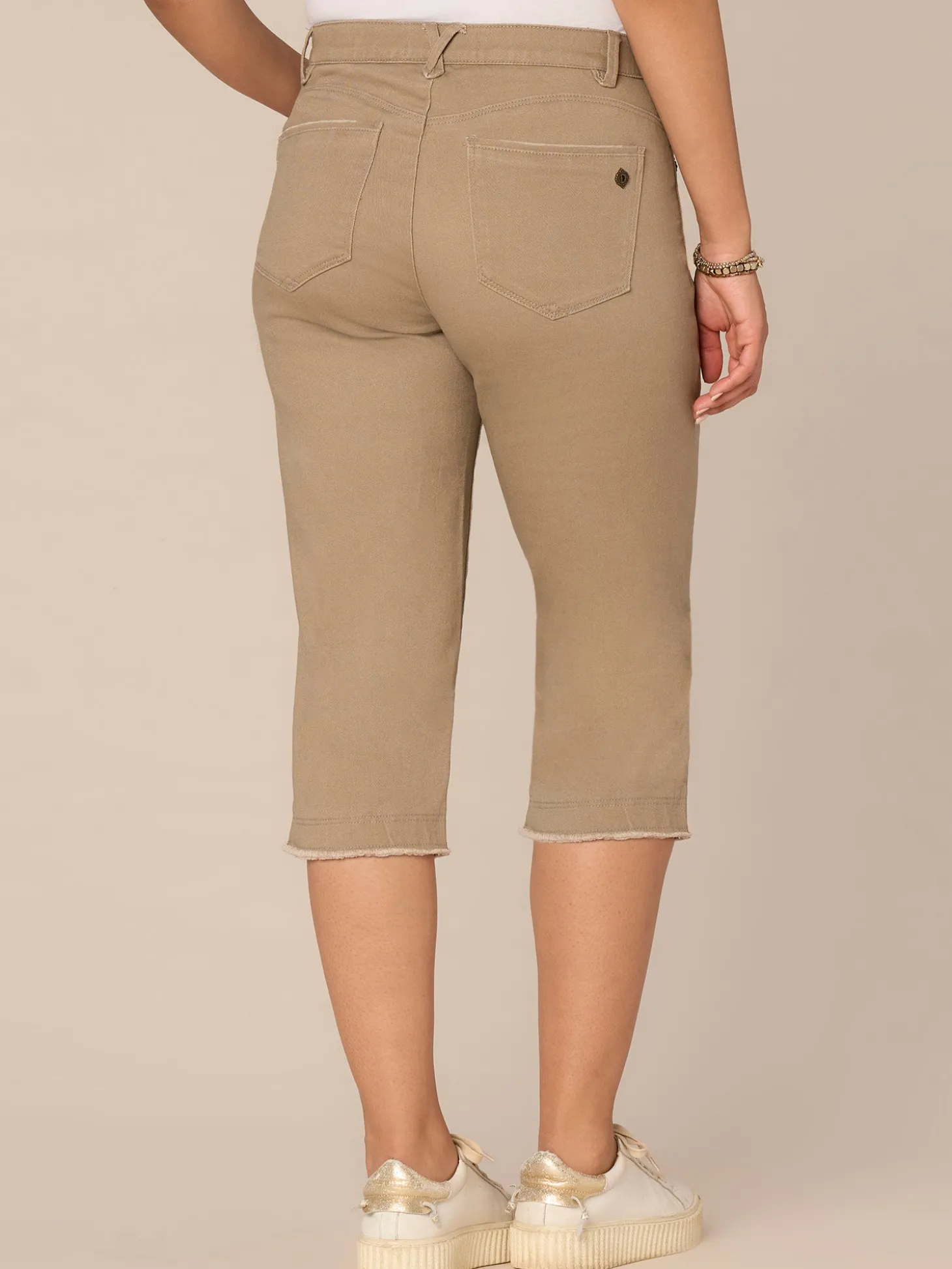 "Ab"solution Mid-Rise Fray Hem Skimmer Pant