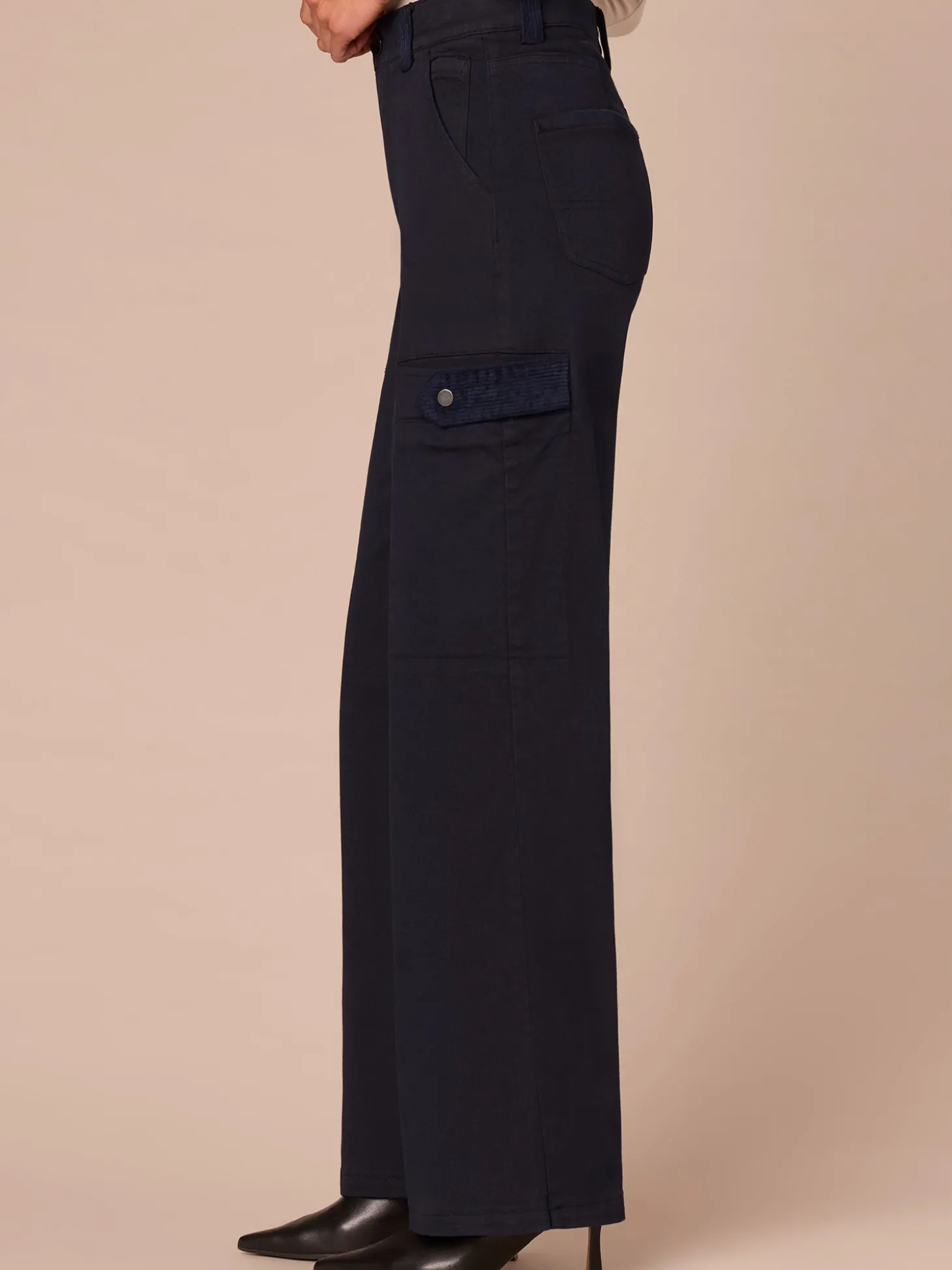 "Ab"solution® Skyrise Corduroy Contrast Petite Wide Leg Jeans