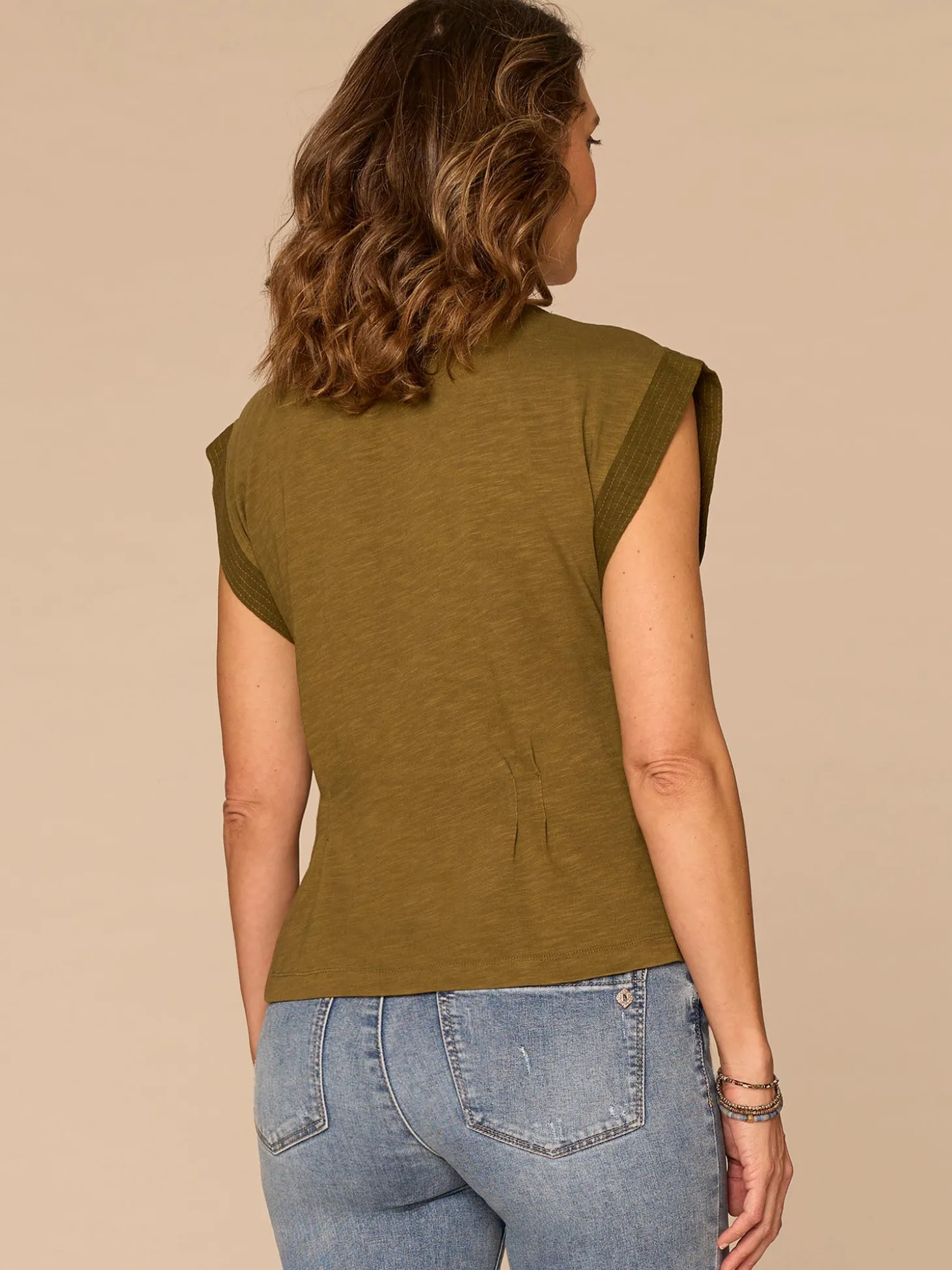 Extended Sleeve Scoop Neck Peplum Hem Embroidered Knit Top