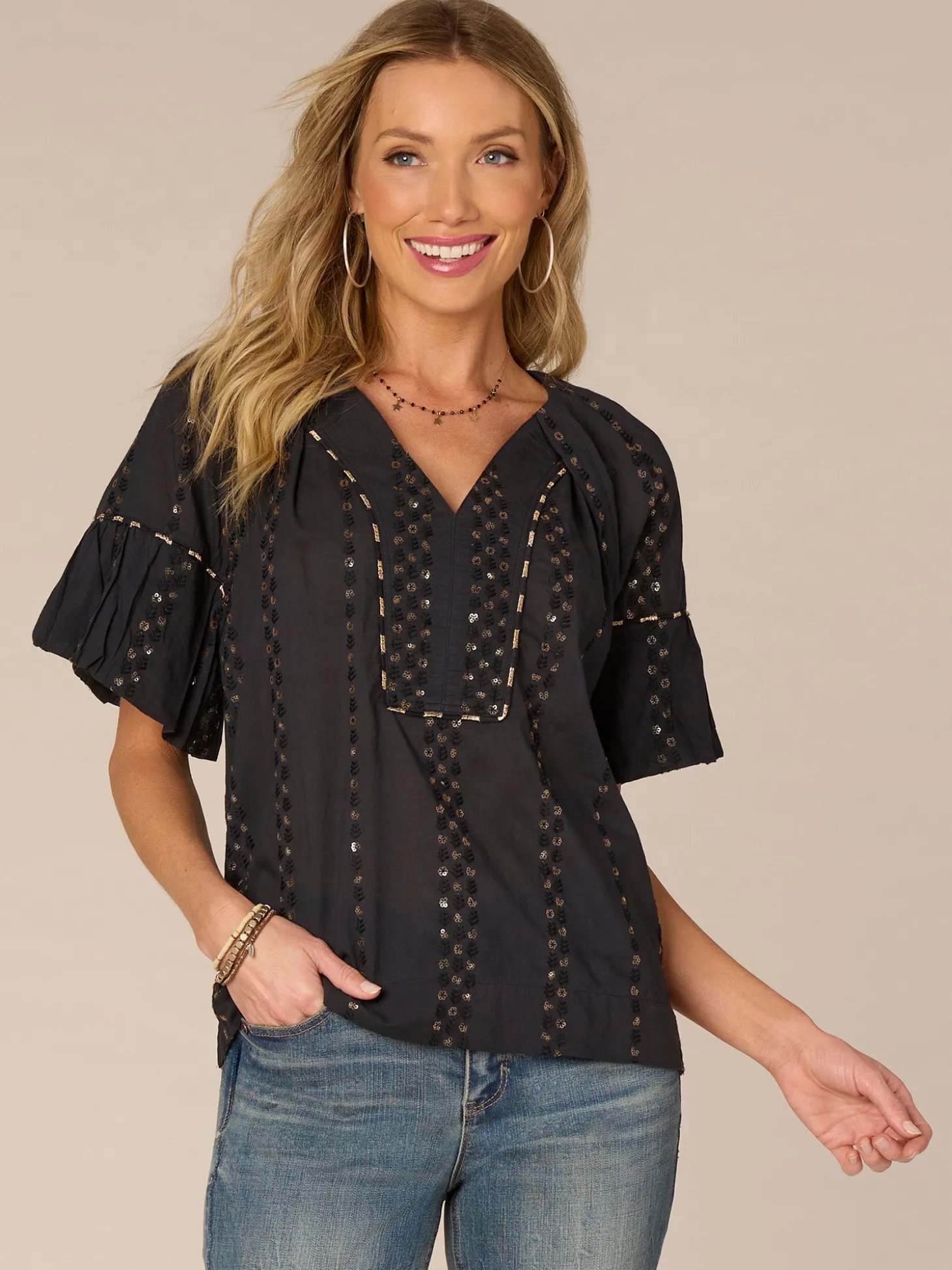 Short Bubble Sleeve Spliced V-Neck Embroidered Woven Top