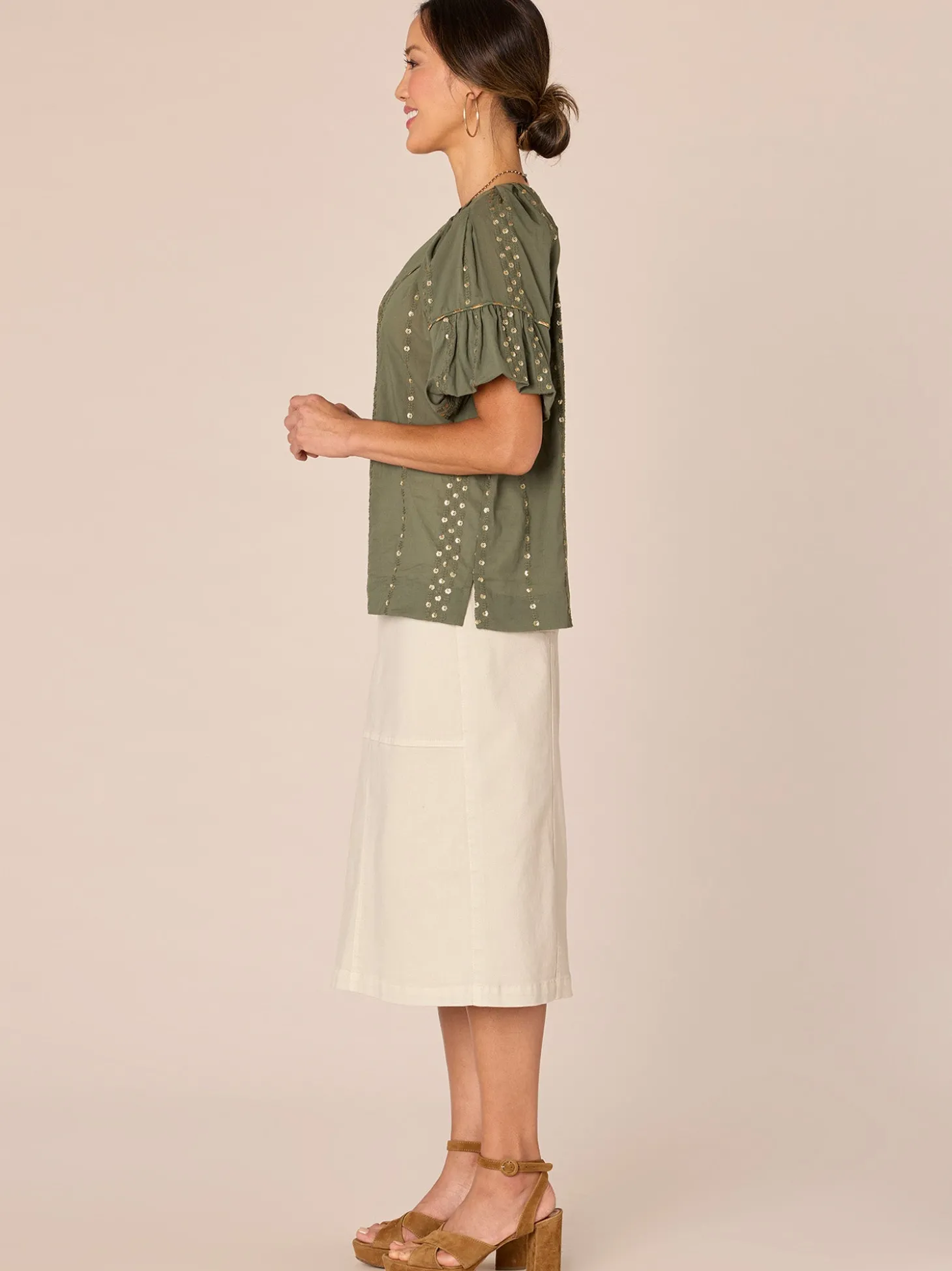 Short Bubble Sleeve Spliced V-Neck Embroidered Woven Top