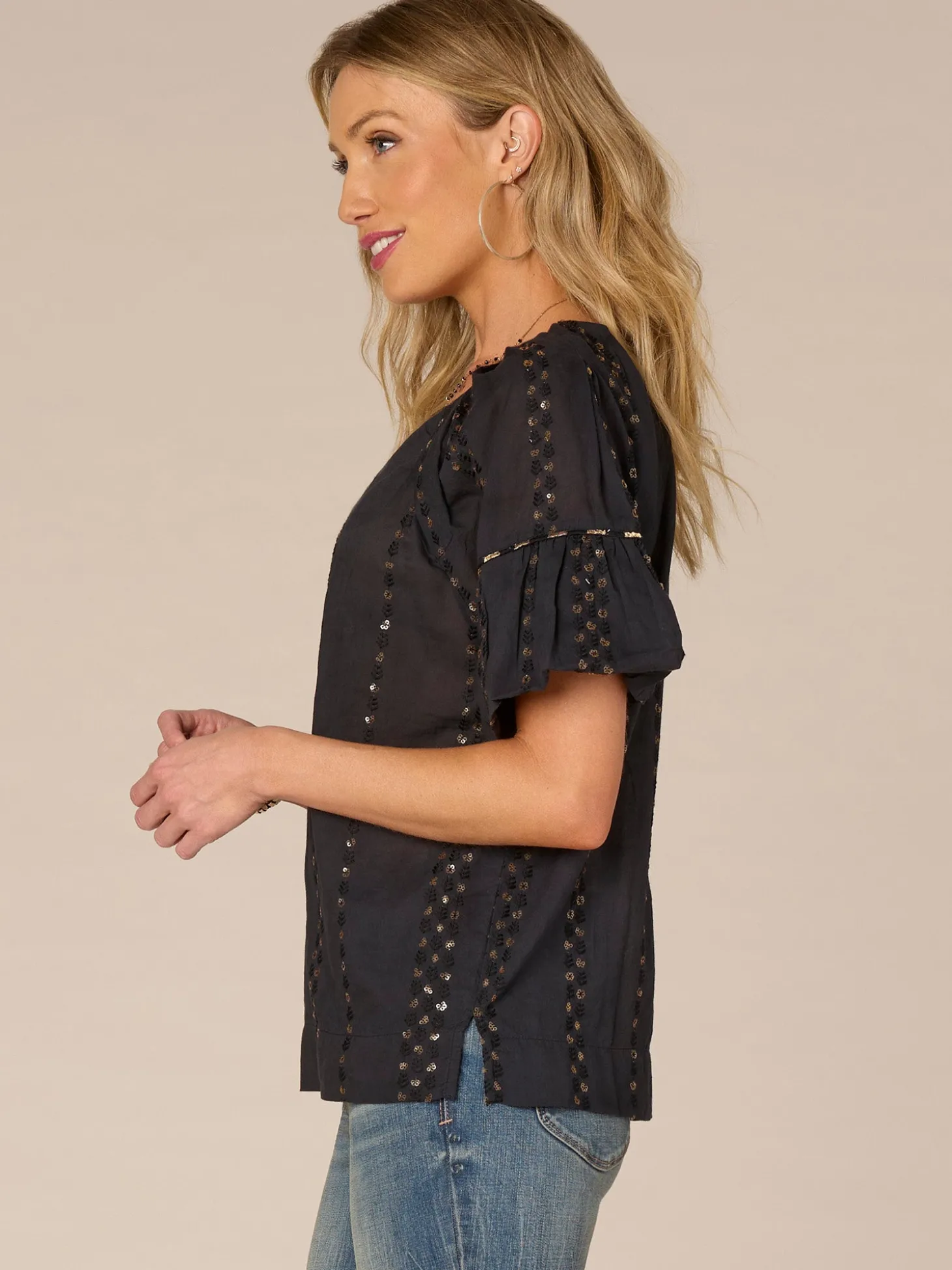 Short Bubble Sleeve Spliced V-Neck Embroidered Woven Top