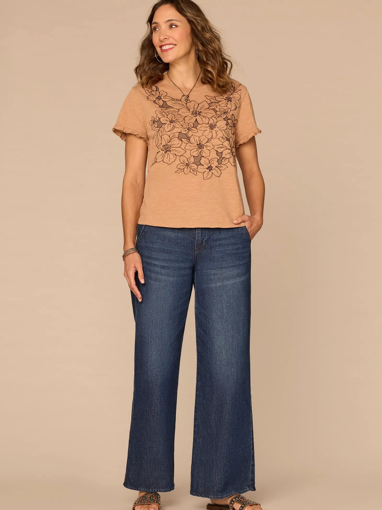 Short Ruffle Edge Sleeve Crew Neck Floral Embroidered Knit Top
