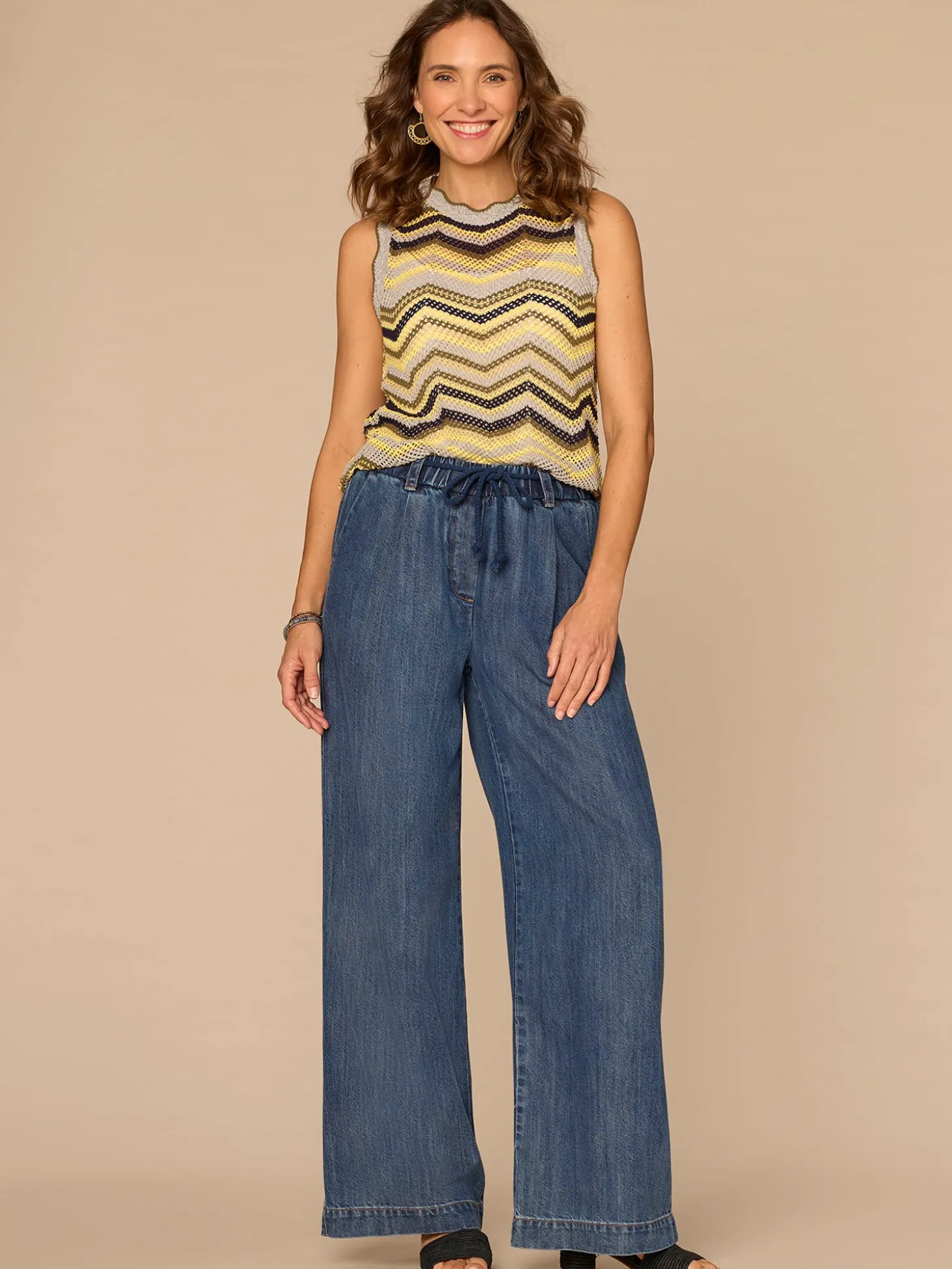 Sleeveless Round Neck Metallic Chevron Stripe Petite Sweater Top