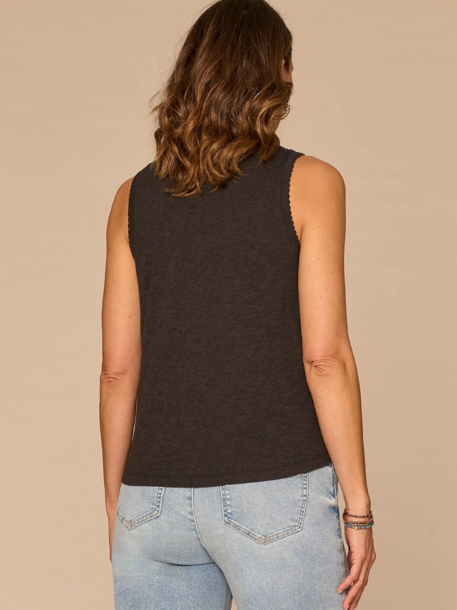 Sleeveless Sweetheart Neck Shell Tuck Embroidered Knit Tank Top